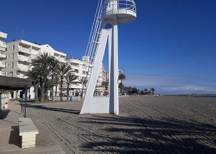 2 Bedroom\'S Flat On The Beach, City Center, 1 Line