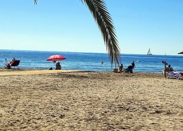 2 Bedroom\'S Flat On The Beach, City Center, 1 Line