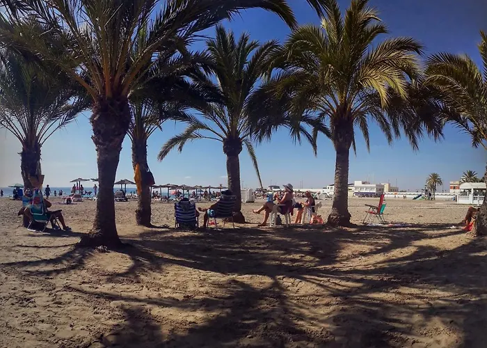 2 Bedroom\'S Flat On The Beach, City Center, 1 Line