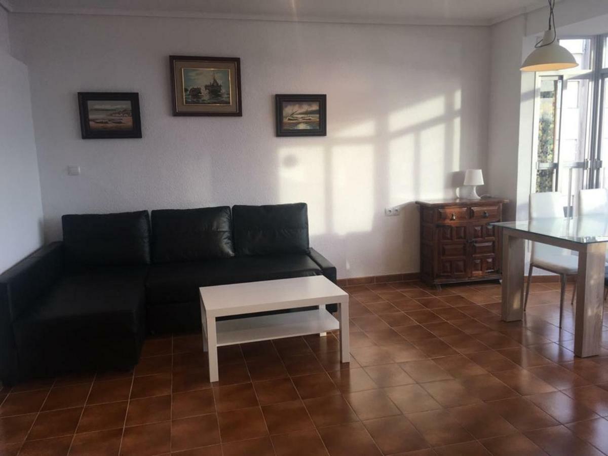 2 Bedroom's Flat On The Beach, Center, 1 Line *