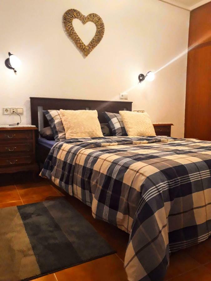Apartment 2 Bedroom's Flat On The Beach, Center, 1 Line *